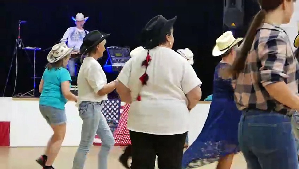 Le Grizzly  (Girls & Boys Country Road) (2)