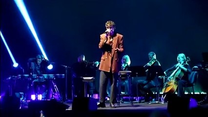 Michele Bravi, il live all'Auditorium: «Sempre meravigliato di vedere il teatro pieno per me»