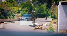 Marseille : En visite dans les cités difficiles, Marion Maréchal poste une vidéo où sa voiture est prise à partie par les dealers et dénonce l'inefficacité de l'opération 