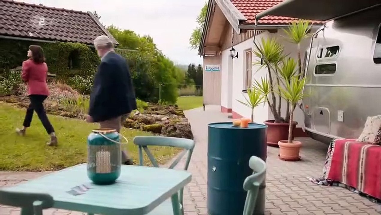 Die Rosenheim-Cops Staffel 21 Folge 15 (497) Krieg der Sterne