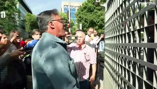 Insultos y amenazas a Irene Montero y Pablo Iglesias a su llegada a los juzgados: Sois unos miserables