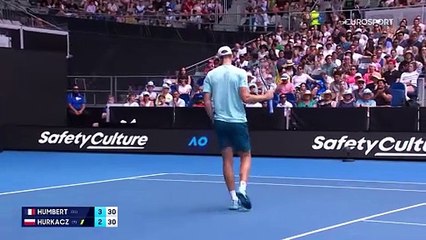 Hurkacz a passé son premier test de Français, face à Humbert : le résumé