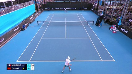 Humbert a fait vibrer son fan club et file au 3e tour : le résumé de sa victoire contre Zhang