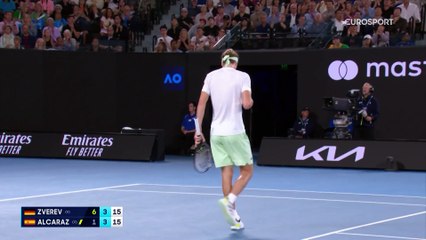 Impressionnant face à un pâle Alcaraz, Zverev a fait déjouer l'Espagnol : le résumé