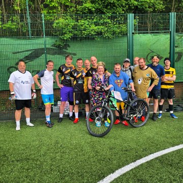 Preston man has bike gifted to him by football team after his previous bike has been stolen