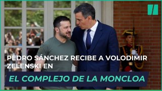 Pedro Sánchez recibe a Volodimir Zelenski en el complejo de La Moncloa