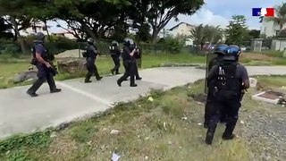 Nouvelle-Calédonie - Opérations de contrôle, dégagement des barricades, interpellations des émeutiers : à Nouméa, les forces de la police nationale agissent pour rétablir l’ordre républicain, et veiller au respect des mesures de sécurité - VIDEO