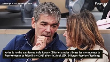 Video herunterladen: PHOTOS Xavier de Moulins et sa femme journaliste complices dans les tribunes de Roland Garros face à Kev Adams survolté