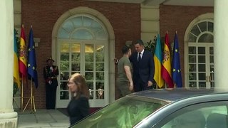 اسبانيا تتعهد خلال زيارة زيلينسكي تقديم مليار يورو من المساعدات العسكرية لكييف
