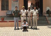 मोटर साइकिल पर ले जा रहा था अवैध डोडा चूरा, पुलिस ने पकड़ा