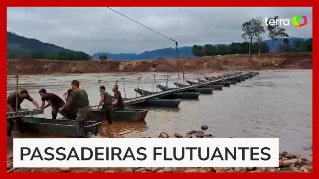Exército reconstrói passarelas que haviam sido levadas por correnteza no RS