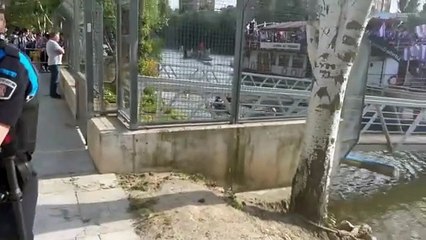 Los aficionados reciben a los jugadores en Las Moreras