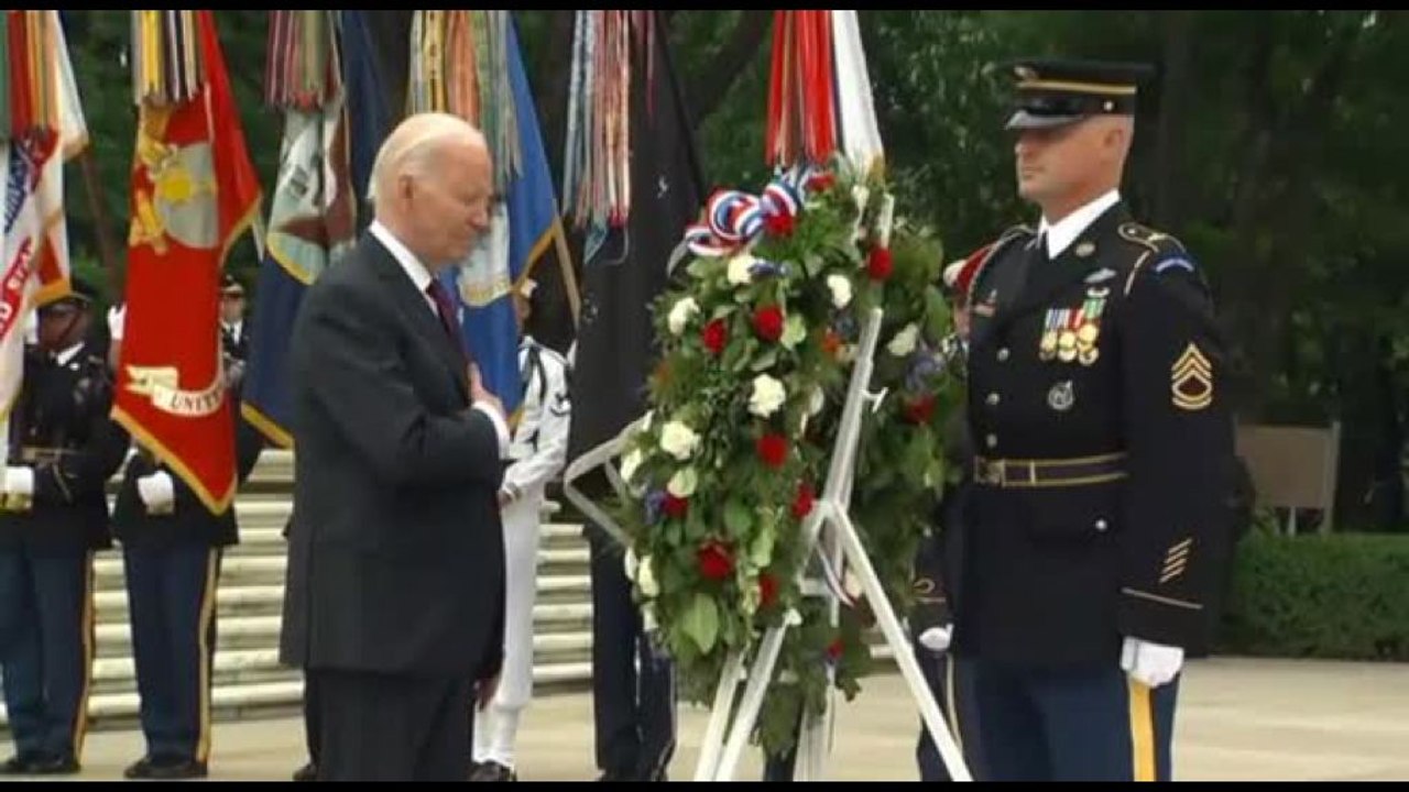 Usa, il presidente Biden onora i caduti americani nel Memorial Day 2024