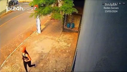 Mujer ataca a la ex de su novio por celos