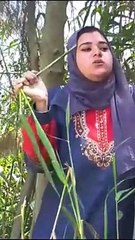 شافت اوخته وهى بتتكلم مع واحد غريب