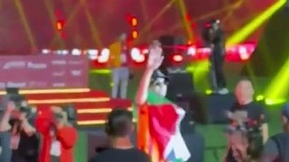 Galatasaray'ın yıldızı Hakim Ziyech, kupa töreninde Filistin bayrağı açtı