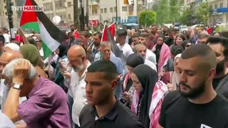 İsrail'in Refah'ı vurması protesto edildi