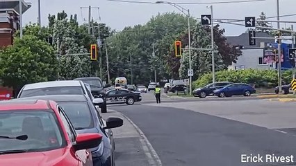 Poteau tombé à La Prairie (Le Reflet - Erick Rivest)