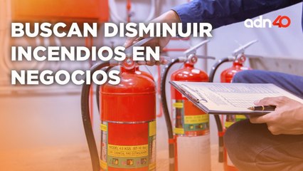 Bomberos supervisan señalamientos de emergencia para la prevención de incendios en negocios