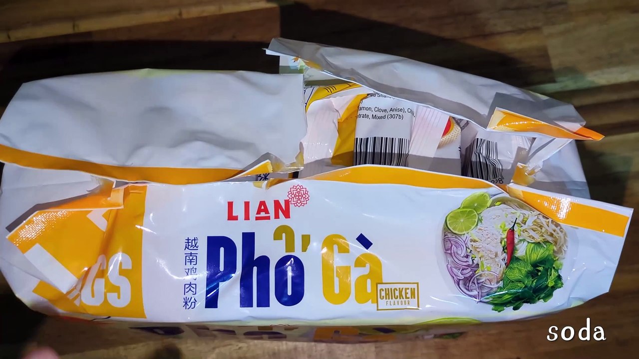 Trying Lian Pho Ga Chicken Pho Rice Noodles