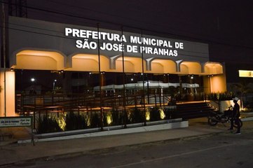Prefeito de São José de Piranhas confirma concurso público com mais de 400 vagas e prova em novembro"