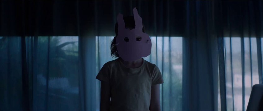 Niña buena, niña mala (Run Rabbit Run) - Trailer subtitulado