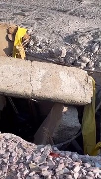Vecinos del Fraccionamiento Marsala Residencial ubicado en la colonia El Camichín de Zapopan, denuncian un enorme socavón