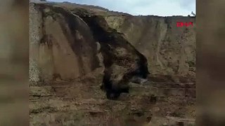 İliç’te yine toprak kayması... Korku dolu anlar kamerada