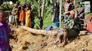 Frana Papua Nuova Guinea, proseguono le operazioni di ricerca sul luogo del disastro