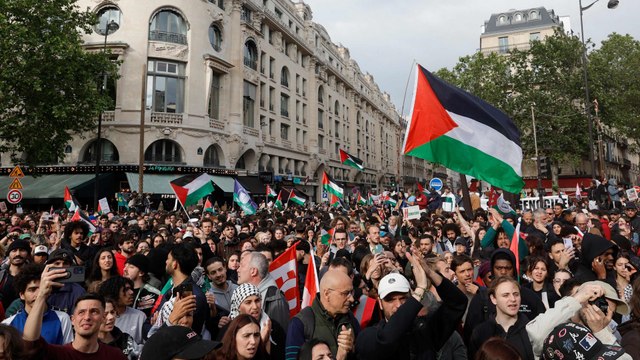 Gaza : des milliers de personnes manifestent à Paris après les frappes israéliennes à Rafah
