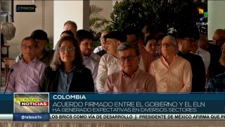 Gobierno colombiano firma acuerdo con  el ELN