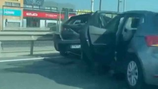 Un vídeo de cómo quedaron los dos vehículos en la MA-20 tras el choque.