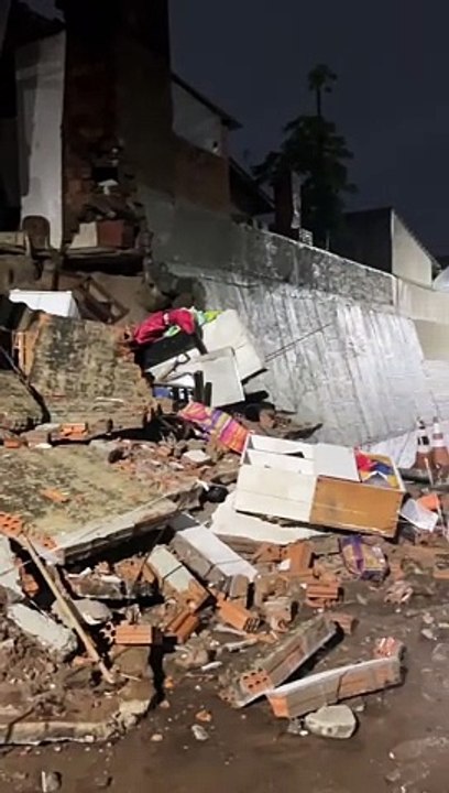 Chuva provoca alagamentos e deslizamento interdita casas em Florianópolis