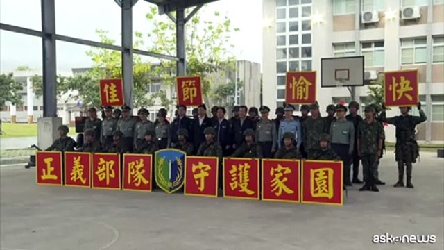 Presidente Taiwan alla base aerea dopo le esercitazioni militari Cina