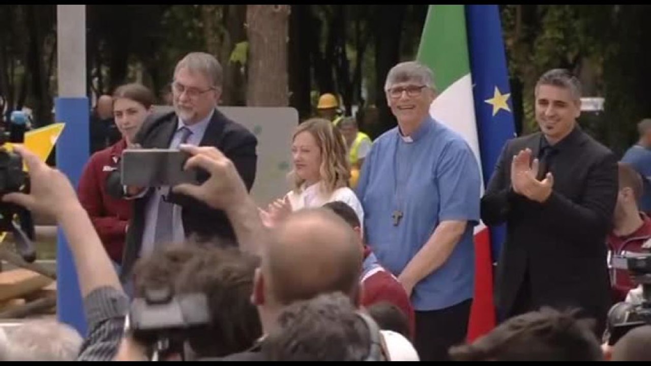 Meloni a Caivano (Na) per l'inaugurazione del nuovo centro sportivo