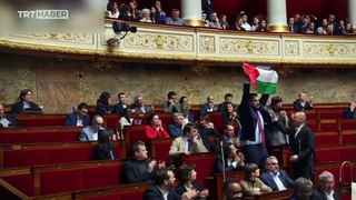 Fransa meclisinde Filistin bayrağı açan milletvekiline men cezası