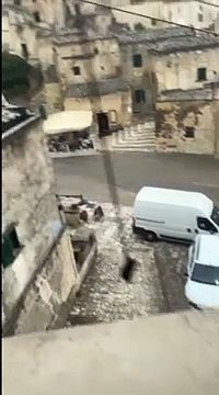 Maltempo a Matera, le strade diventano fiumi