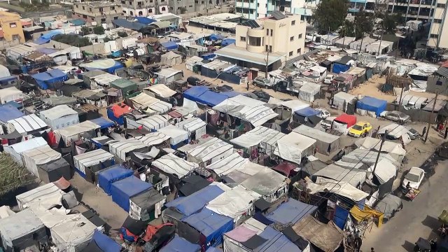 Tanques israelenses no centro de Rafah; Exército se exime de ataque de domingo