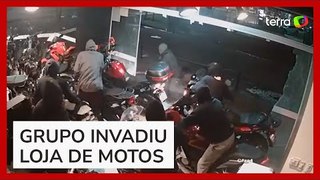 Criminosos levam sequência de tombos ao furtarem motos de loja em SC