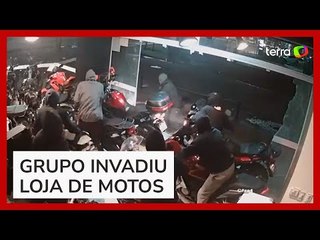 Criminosos levam sequência de tombos ao furtarem motos de loja em SC