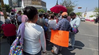 Bloquean calles de la ciudad de Oaxaca ante la falta de agua durante 52 días