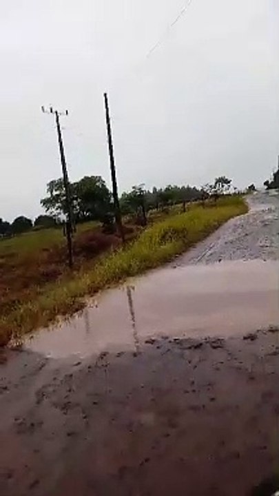 Morador de Santa Elisa reclama de buracos no asfalto e pede reparos com urgência