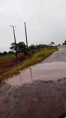 Morador de Santa Elisa reclama de buracos no asfalto e pede reparos com urgência