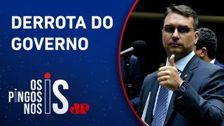 Veto de Bolsonaro é mantido e Congresso impede que fake news possa resultar em prisão