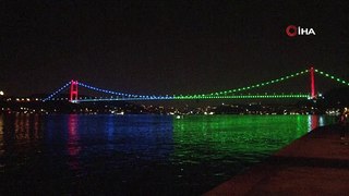 İstanbul’da köprüler Azerbaycan bayrağının renkleriyle aydınlatıldı