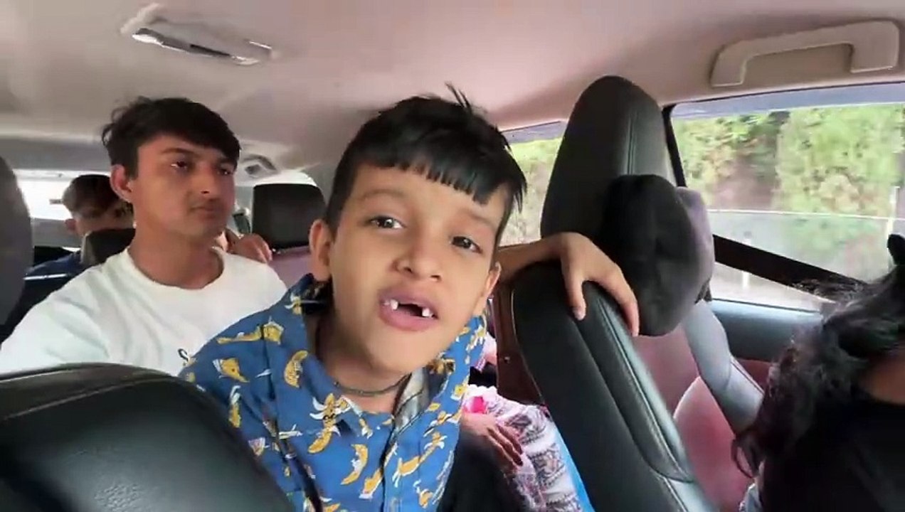 Kunali Ko Swimming Aagyi, Sourav Joshi Vlogs