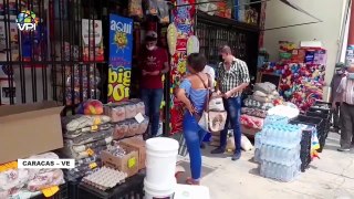 ¿Puede 'desdolarizarse' la economía venezolana? Conversamos con expertos sobre esto