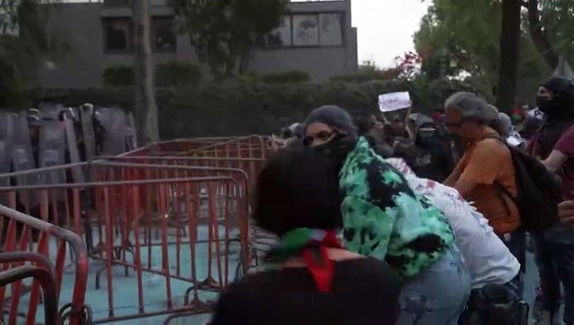 مواجهات خلال تظاهرة أمام السفارة الإسرائيلية في المكسيك