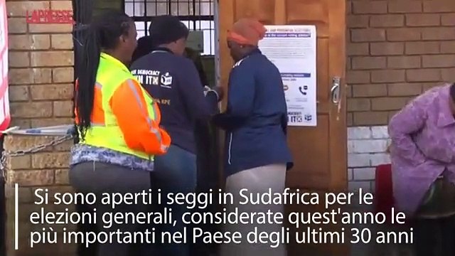 Sudafrica, al via elezioni generali: a Cape Town code fuori dai seggi