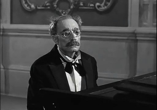 LES FEUX DE LA RAMPE (1952) HD